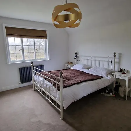 3 Bedroom Country Family Near