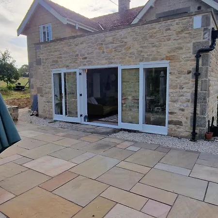 3 Bedroom Country Family Near *