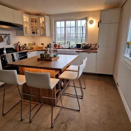 3 Bedroom Country Family Near