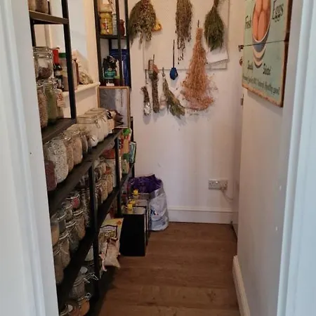 3 Bedroom Country Family Near Masham