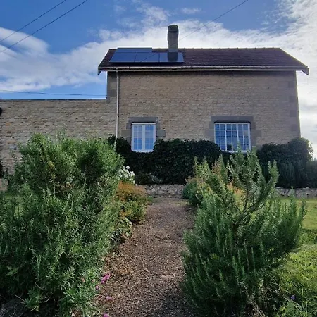 3 Bedroom Country Family Near *